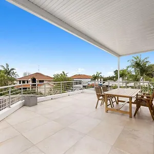 https://luxury-alex-beach-home.queenslandhotels.net