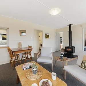 https://the-green-trout-paraparaumu-beach-holiday-home.wellingtonnzhotels.com